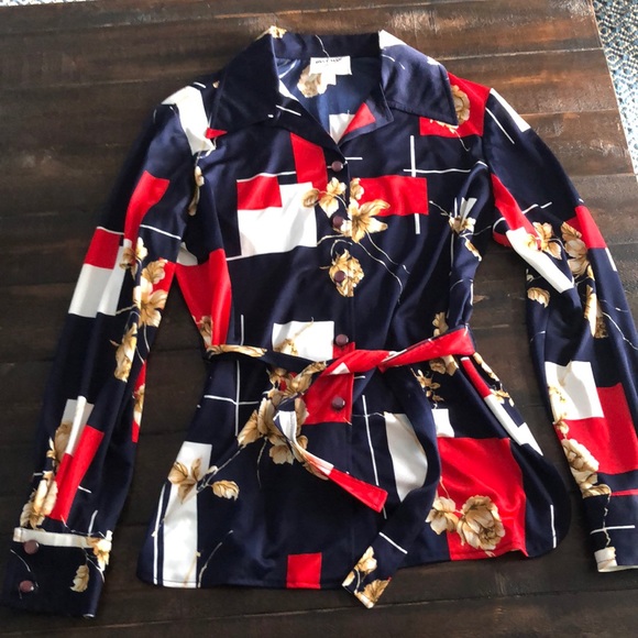 Tops - SOLD ❌1970’s floral polyester top! Vintage!